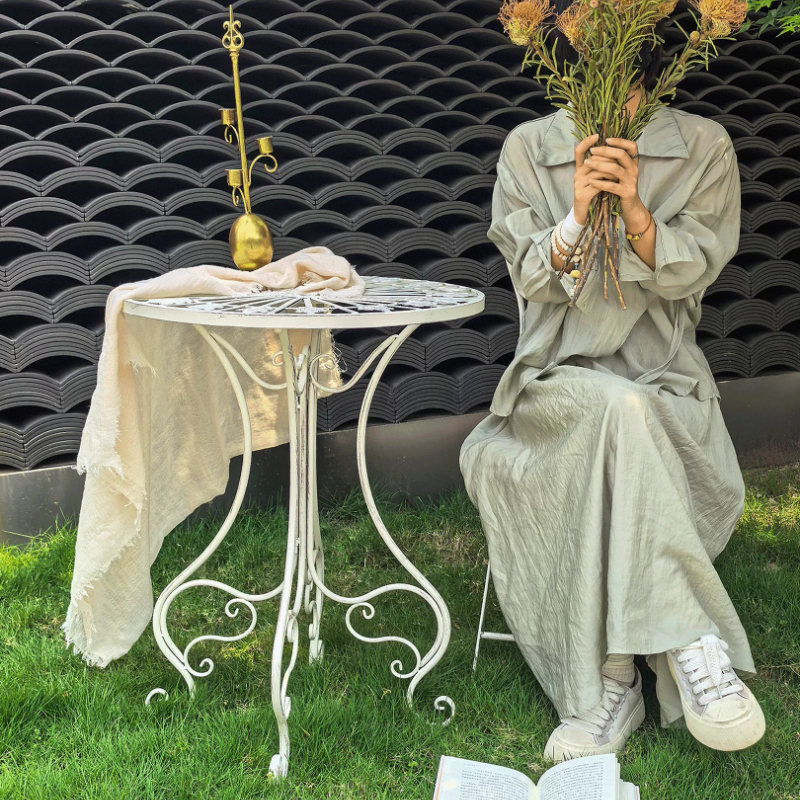 French Vintage Iron Table and  - Outdoor Furniture Cafe 评论和价格